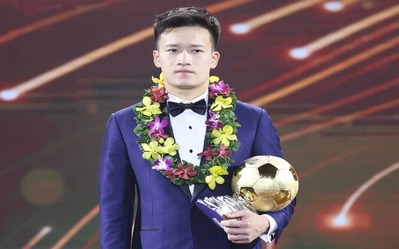 cau thu nguyen hoang duc chan dung tien ve tre cua bong da viet nam
