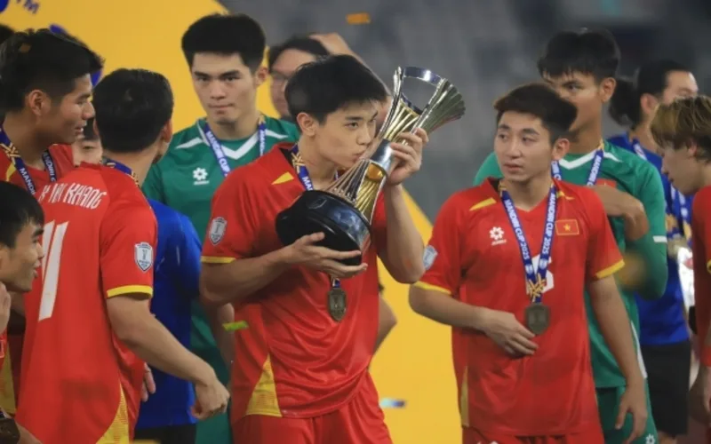 dinh bac mac ao so may o clb va doi tuyen viet nam